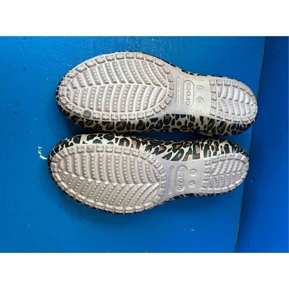 Leopard Print Size 9 Women’s Sling Back Clog Crocs Cheetah Croc - Picture 2 of 6
